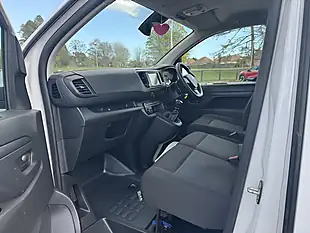 Used 2023 Citroen Dispatch Enterprise Edition M White - Interior and Exterior details 17