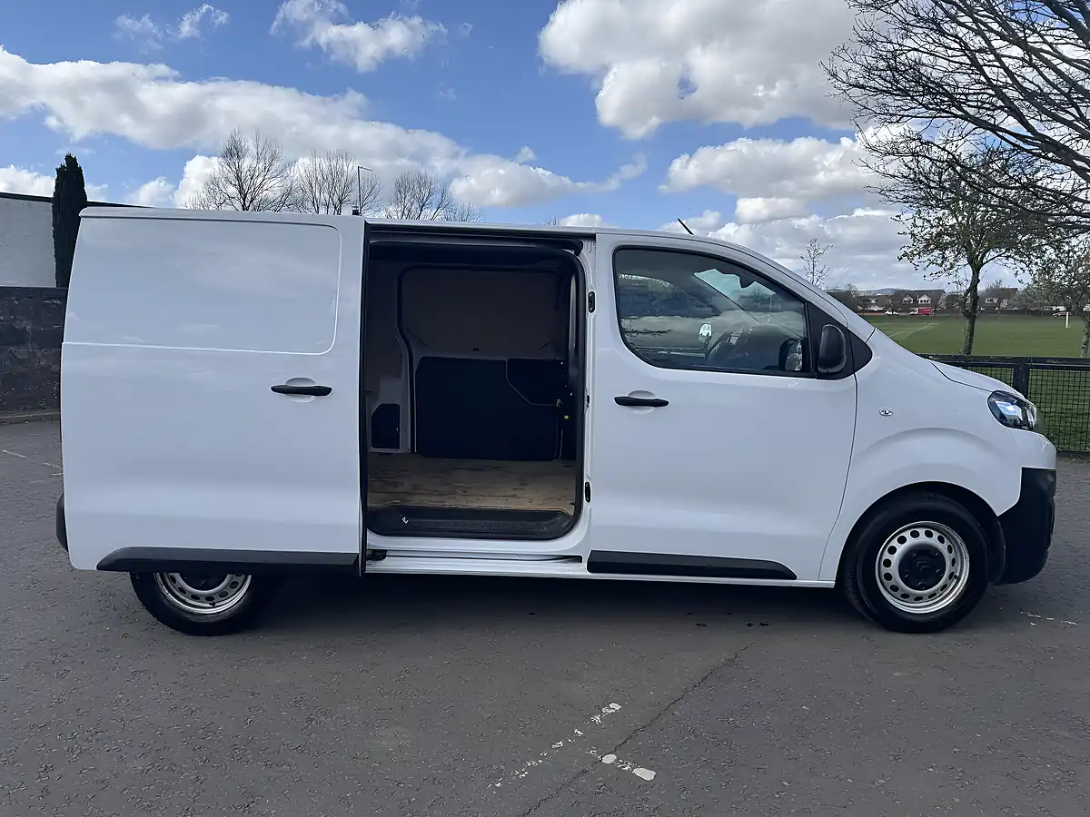 Used 2023 Citroen Dispatch Enterprise Edition M White - Interior and Exterior details 9