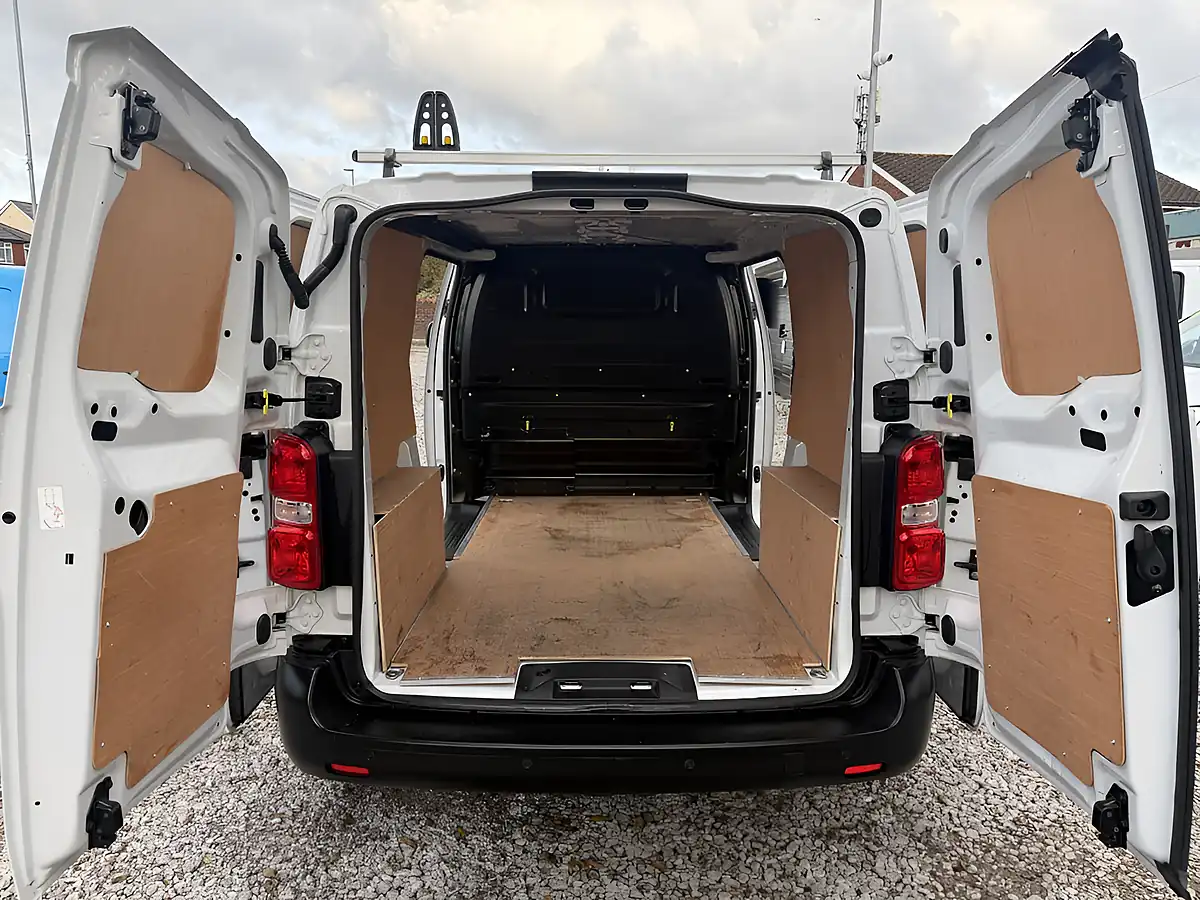 Used 2023 Citroen Dispatch Enterprise Pro White - Interior and Exterior details 11