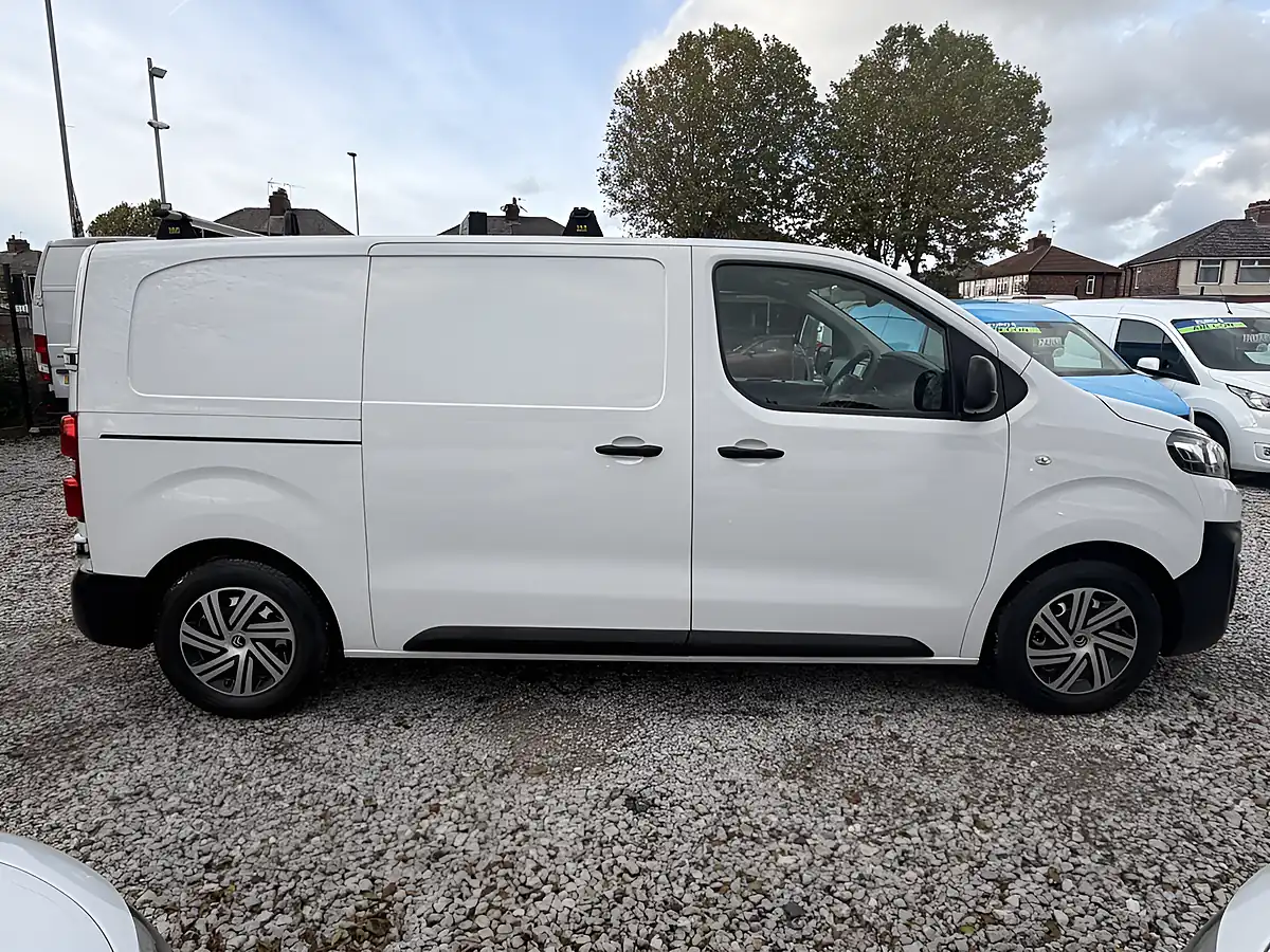Used 2023 Citroen Dispatch Enterprise Pro White - Interior and Exterior details 13