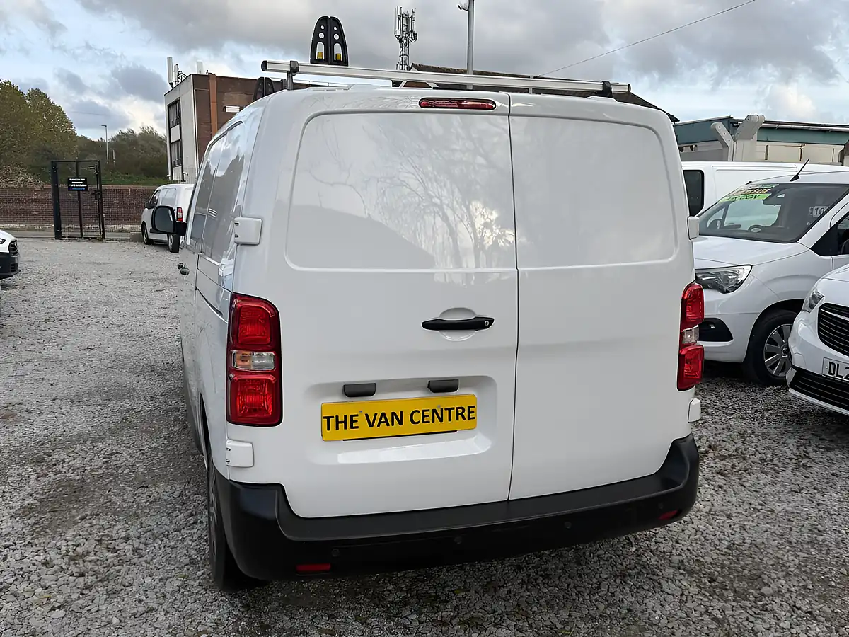 Used 2023 Citroen Dispatch Enterprise Pro White - Interior and Exterior details 9