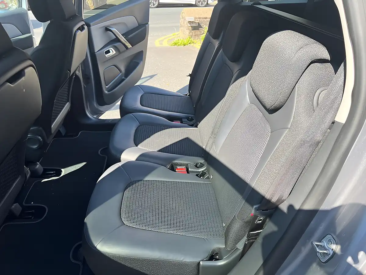 Used 2023 Citroen Grand C4 Spacetourer Sense Grey - Interior and Exterior details 12