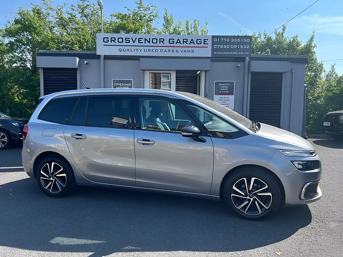 Used 2023 Citroen Grand C4 Spacetourer Sense Grey - Interior and Exterior details 7