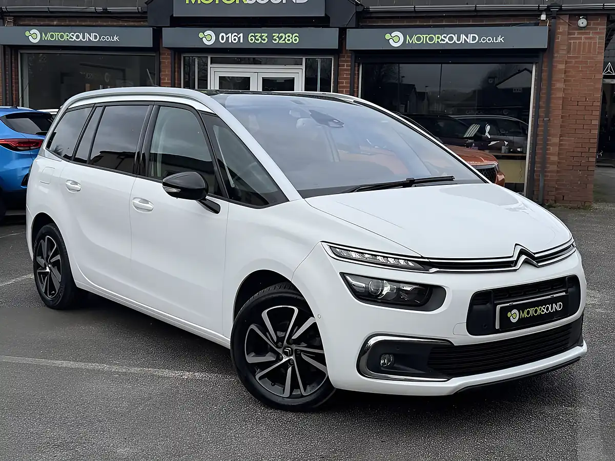Used 2023 Citroen Grand C4 Spacetourer Shine White - Front View