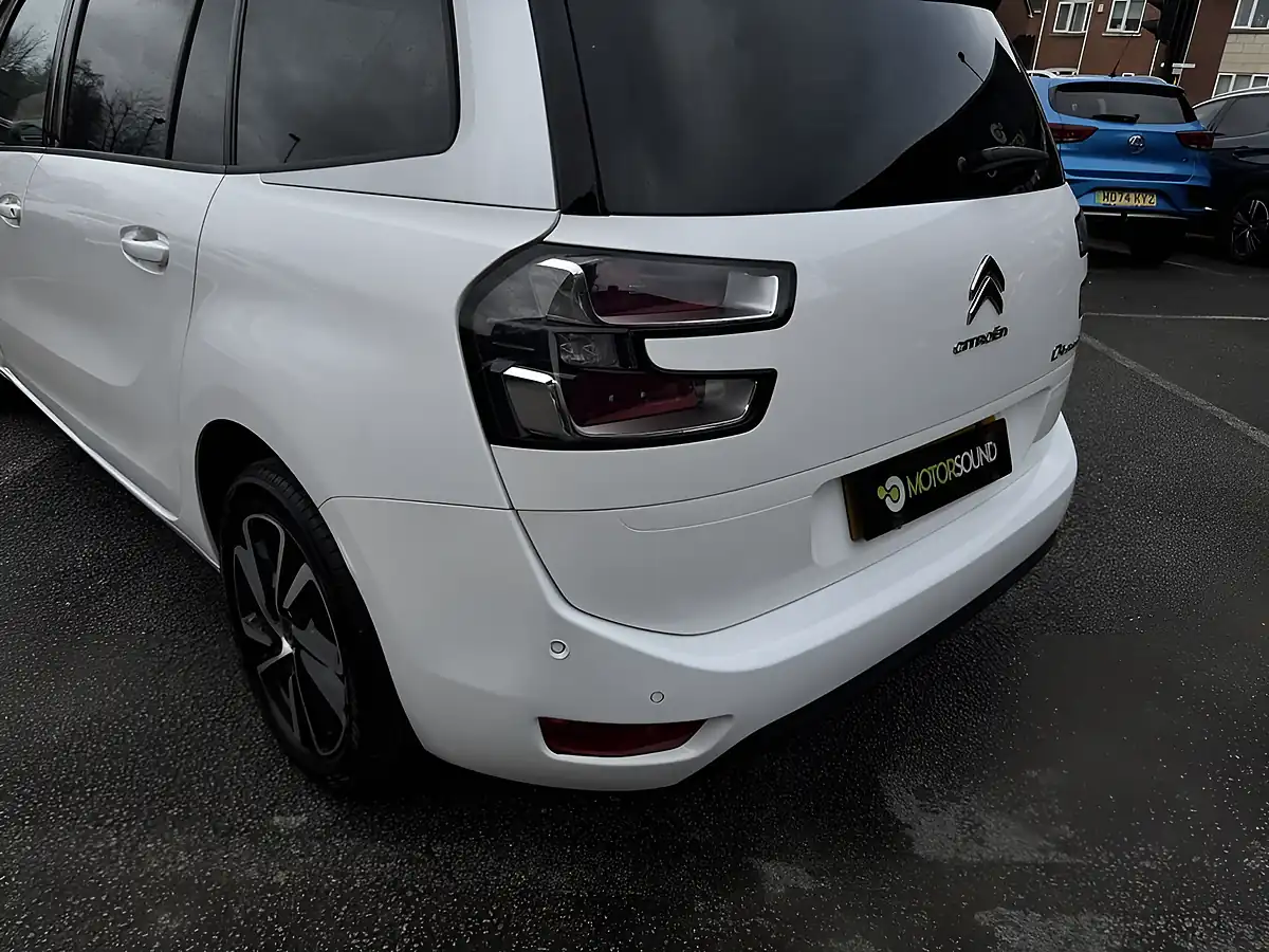 Used 2023 Citroen Grand C4 Spacetourer Shine White - Interior and Exterior details 12