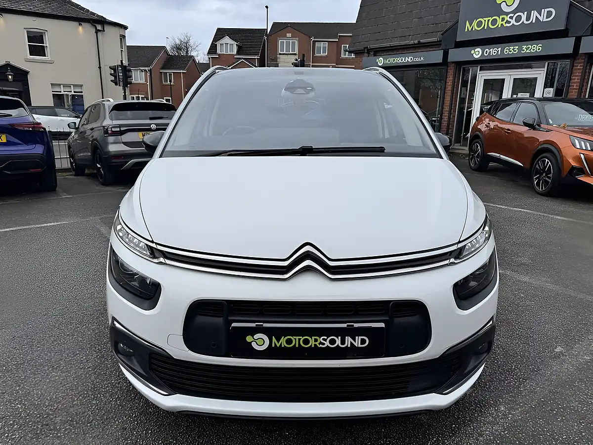 Used 2023 Citroen Grand C4 Spacetourer Shine White - Interior and Exterior details 2