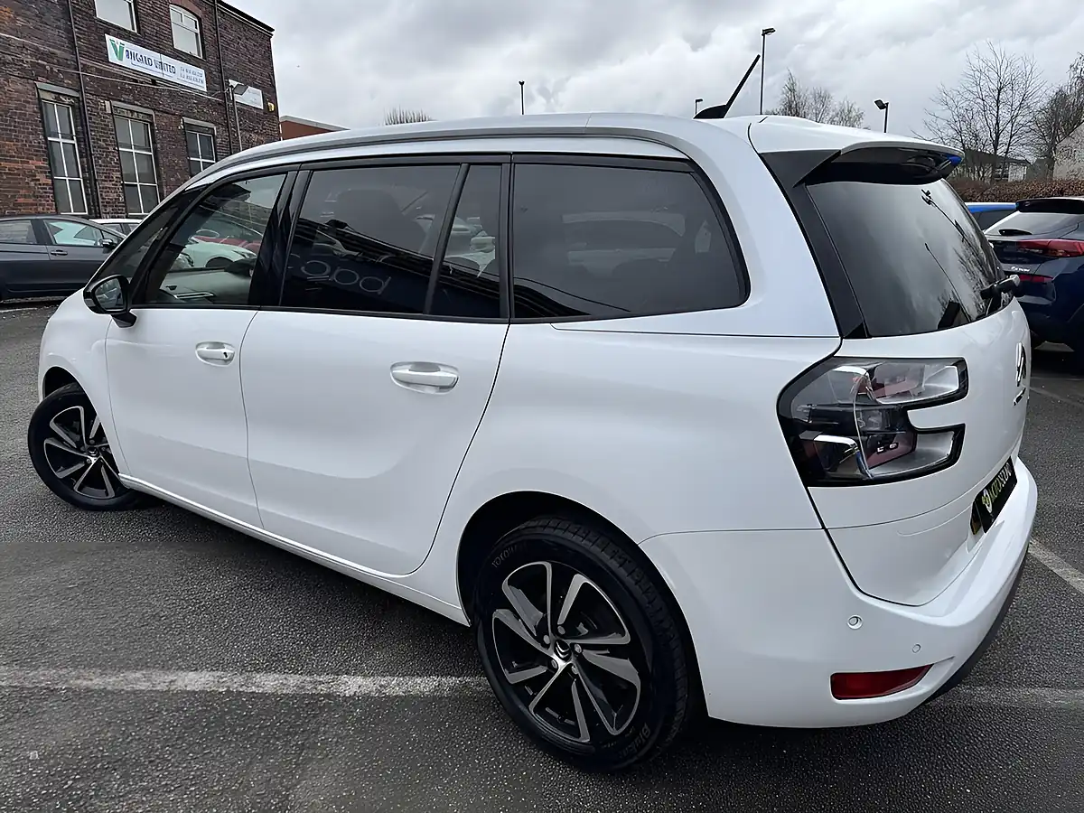 Used 2023 Citroen Grand C4 Spacetourer Shine White - Interior and Exterior details 3