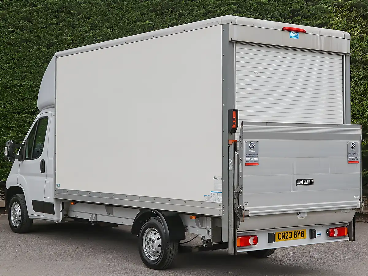 Used 2023 Citroen Relay 35 Enterprise Icy White - Interior and Exterior details 11