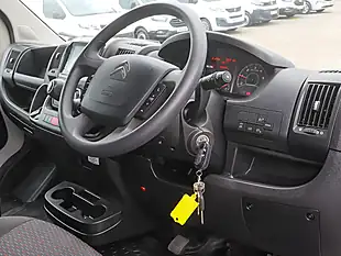 Used 2023 Citroen Relay 35 Enterprise Icy White - Interior and Exterior details 13