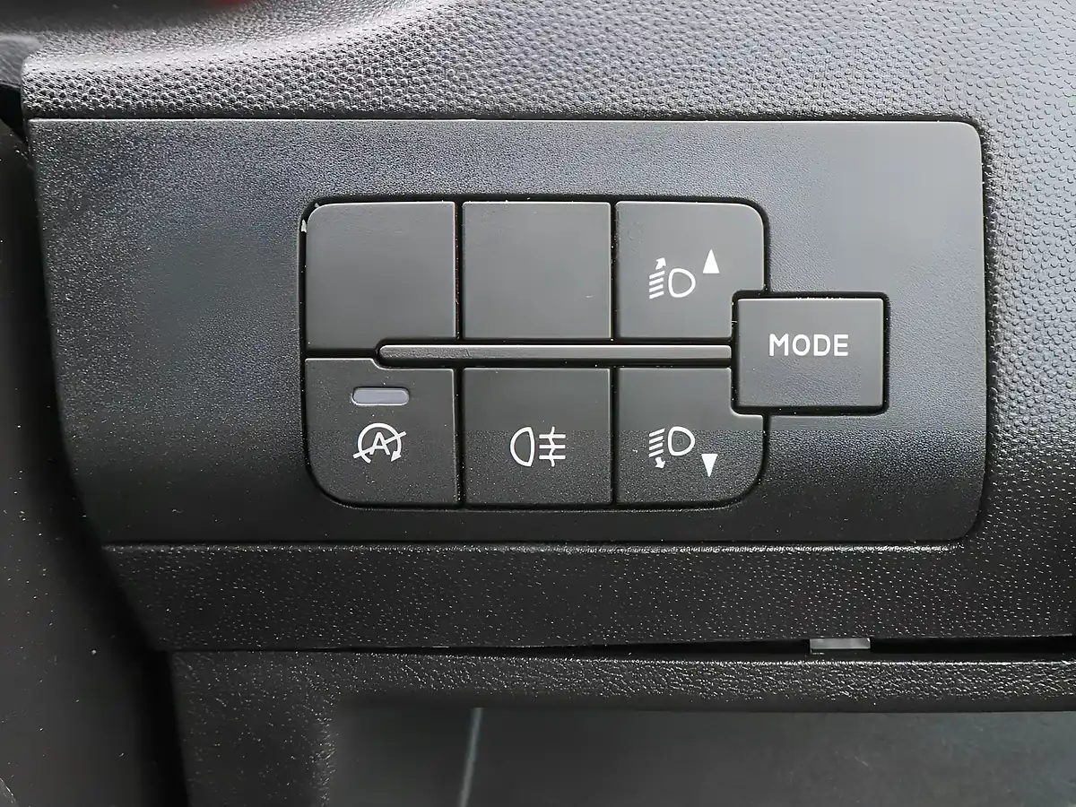 Used 2023 Citroen Relay 35 Enterprise Icy White - Interior and Exterior details 17