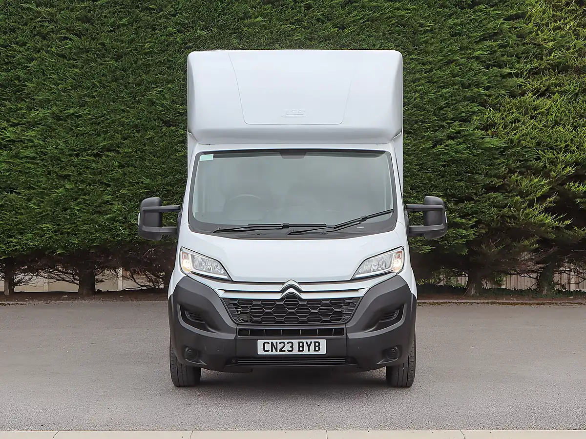 Used 2023 Citroen Relay 35 Enterprise Icy White - Interior and Exterior details 3