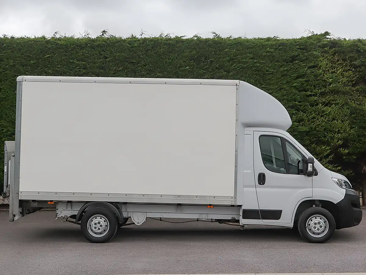 Used 2023 Citroen Relay 35 Enterprise Icy White - Interior and Exterior details 5