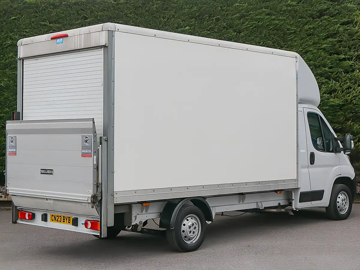 Used 2023 Citroen Relay 35 Enterprise Icy White - Interior and Exterior details 6
