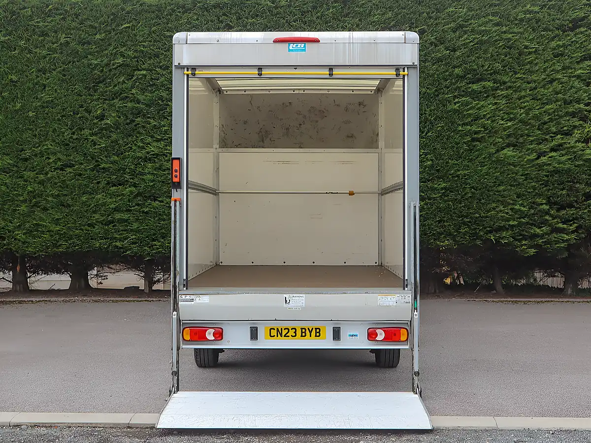 Used 2023 Citroen Relay 35 Enterprise Icy White - Interior and Exterior details 8