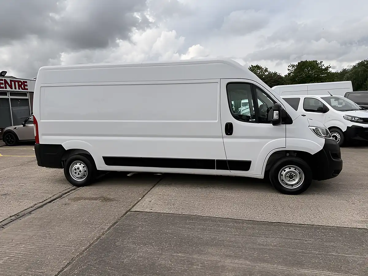 Used 2023 Citroen Relay 35 Enterprise L3 H2 White - Interior and Exterior details 2