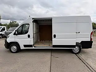 Used 2023 Citroen Relay 35 Enterprise L3 H2 White - Interior and Exterior details 9