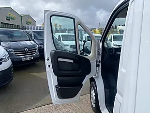 Used 2023 Citroen Relay 35 X White - Interior and Exterior details 15