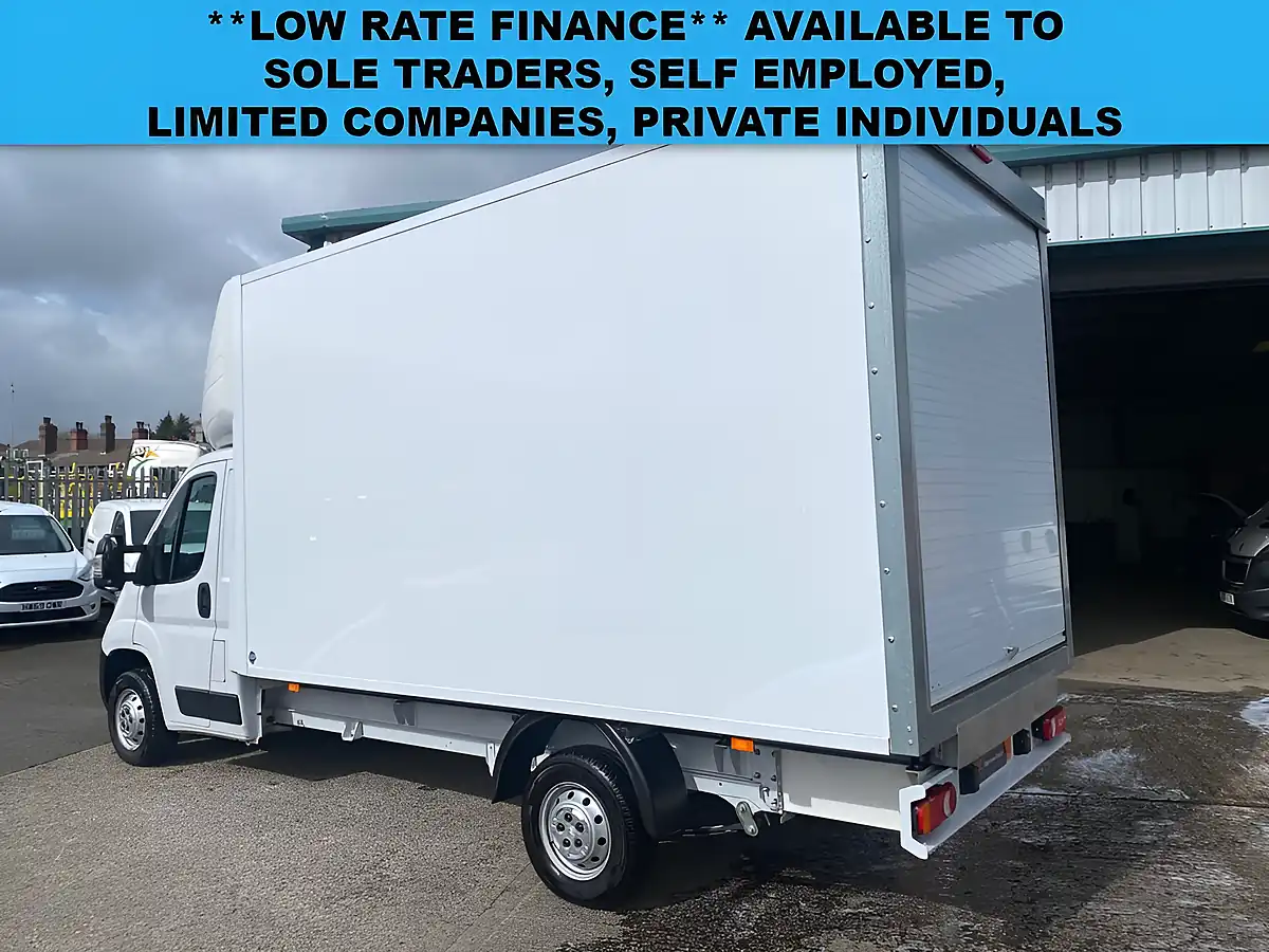 Used 2023 Citroen Relay 35 X White - Interior and Exterior details 8