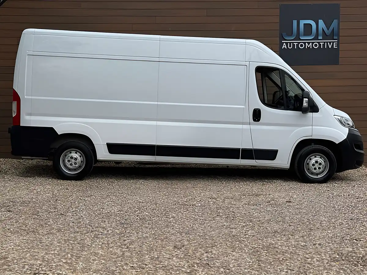 Used 2023 Citroen Relay 35L3H2 Enterprise Edition Icy White Solid - Interior and Exterior details 2
