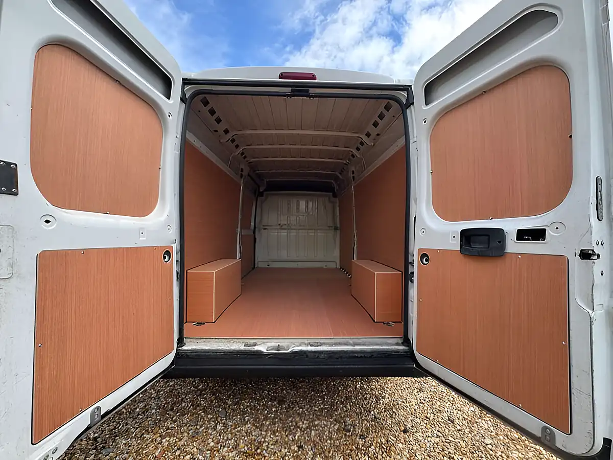 Used 2023 Citroen Relay 35L3H2 Enterprise Edition Icy White Solid - Interior and Exterior details 5