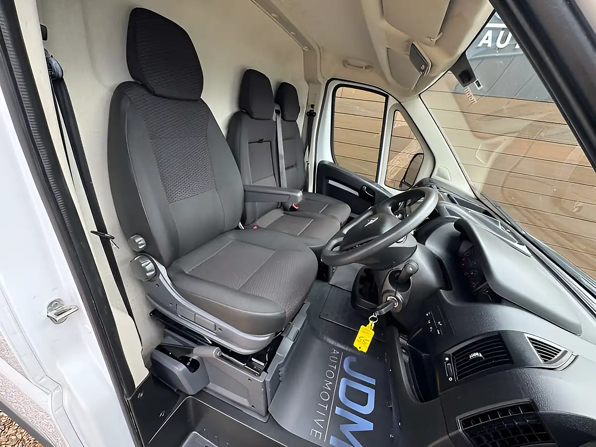 Used 2023 Citroen Relay Enterprise Edition Blue Icy White Solid - Interior and Exterior details 12