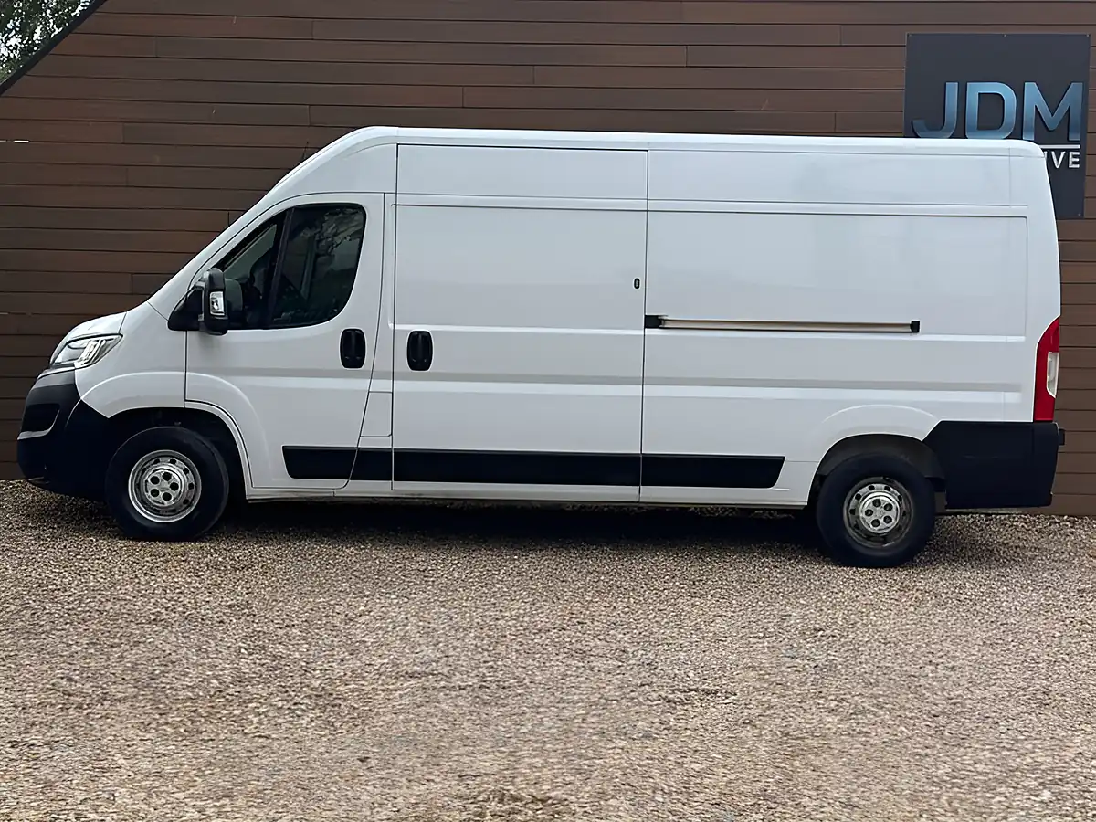 Used 2023 Citroen Relay Enterprise Edition Blue Icy White Solid - Interior and Exterior details 6