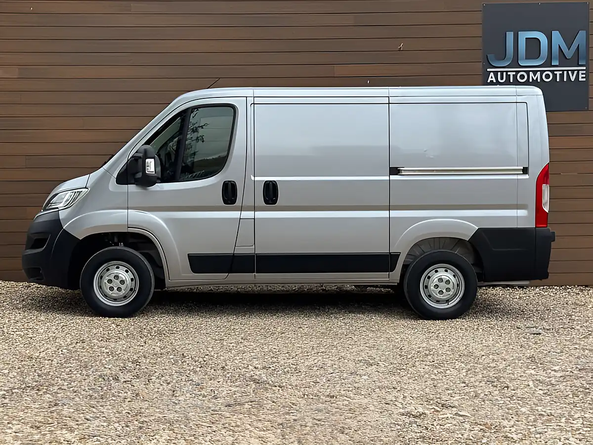 Used 2023 Citroen Relay Enterprise Edition Grey - Interior and Exterior details 10