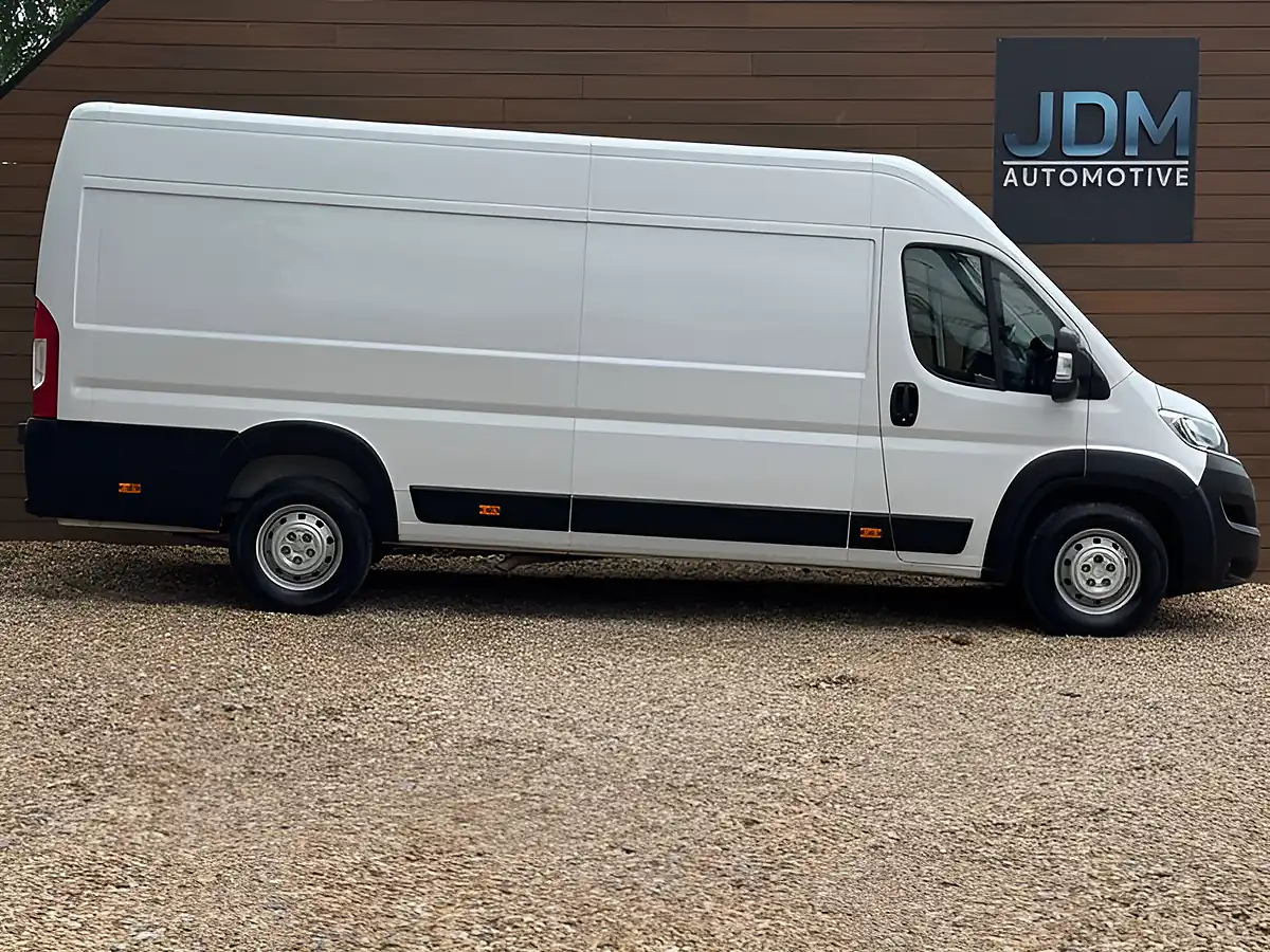 Used 2023 Citroen Relay Enterprise Edition Icy White - Interior and Exterior details 2