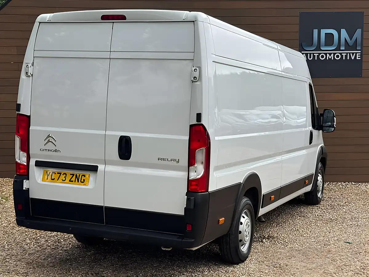 Used 2023 Citroen Relay Enterprise Edition Icy White - Interior and Exterior details 3
