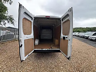 Used 2023 Citroen Relay Enterprise Edition Icy White - Interior and Exterior details 5