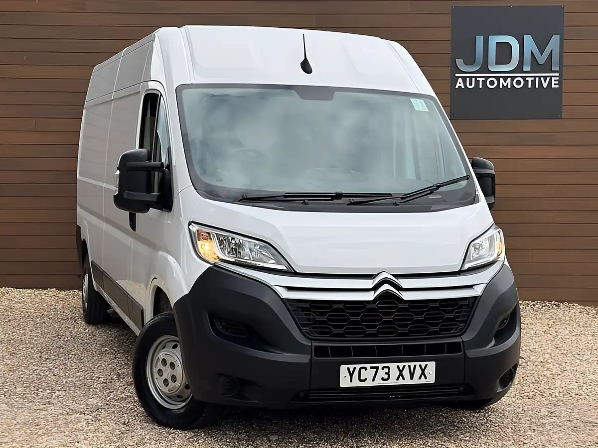 Used 2023 Citroen Relay Enterprise Edition Icy White - Front View