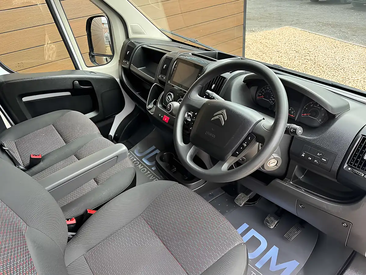 Used 2023 Citroen Relay Enterprise Edition Icy White - Interior and Exterior details 16