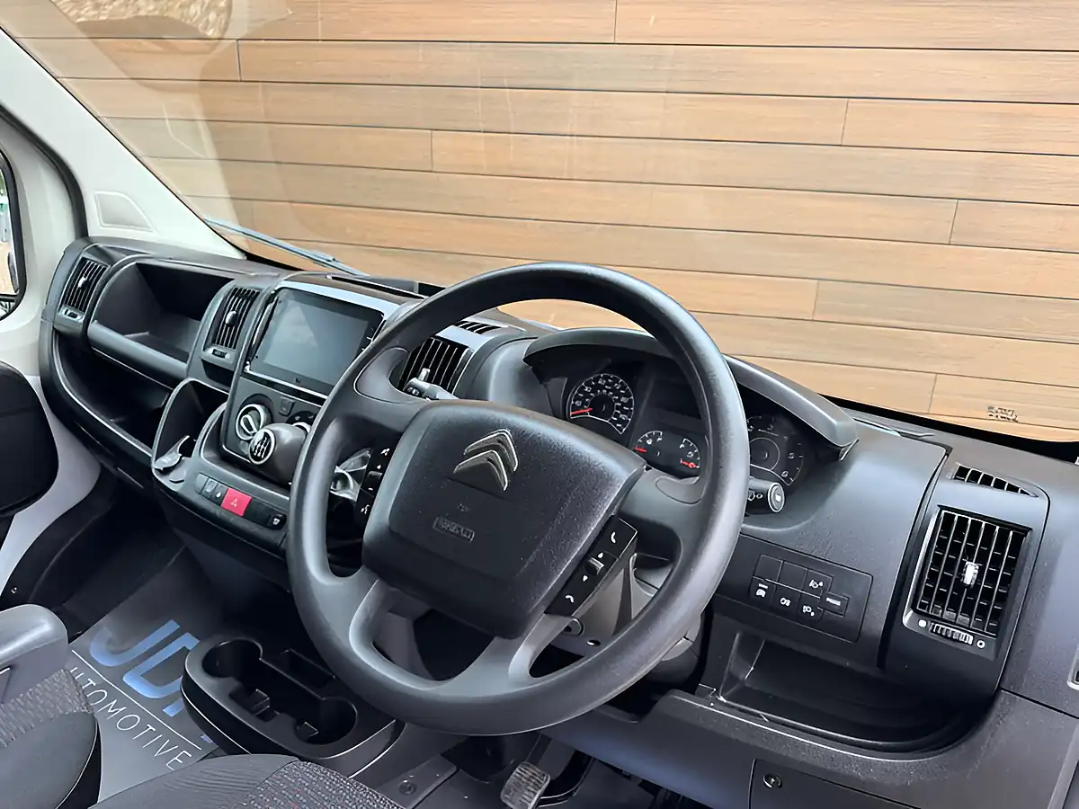 Used 2023 Citroen Relay Enterprise Edition Icy White - Interior and Exterior details 17