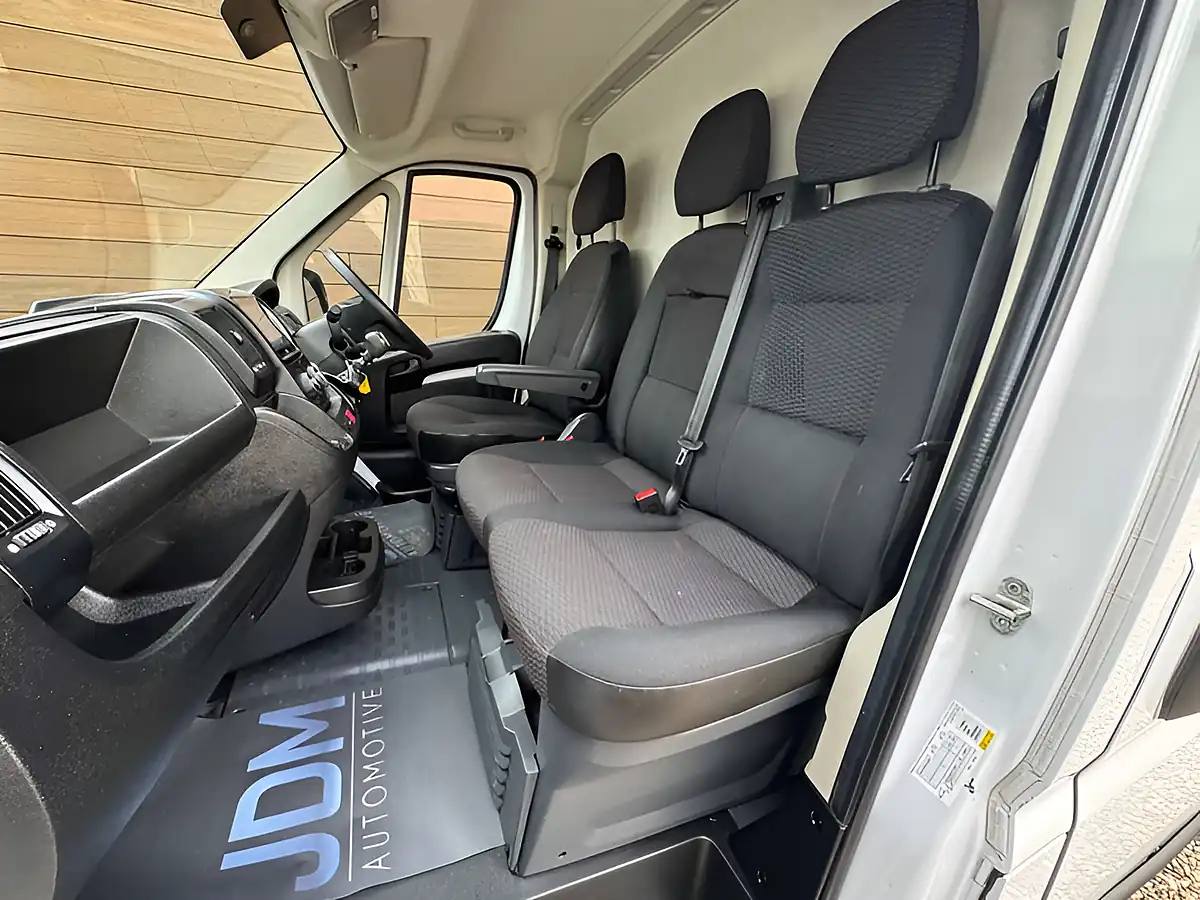 Used 2023 Citroen Relay Enterprise Edition Icy White - Interior and Exterior details 19