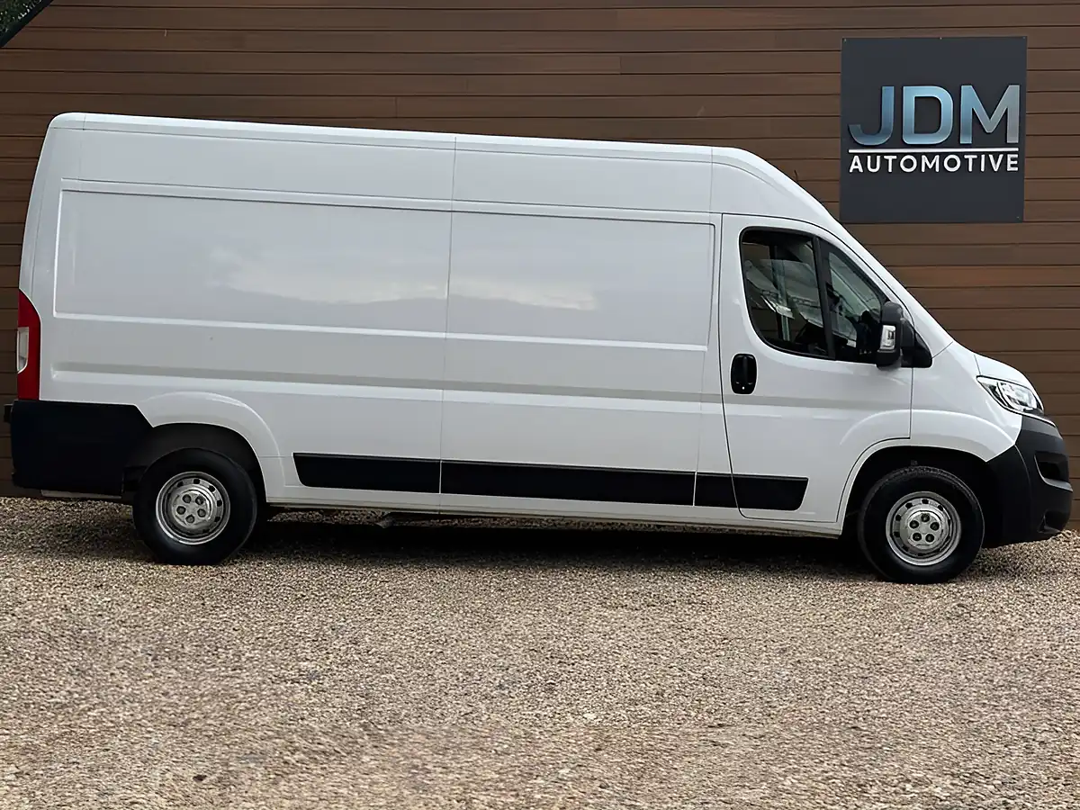 Used 2023 Citroen Relay Enterprise Edition Icy White - Interior and Exterior details 2