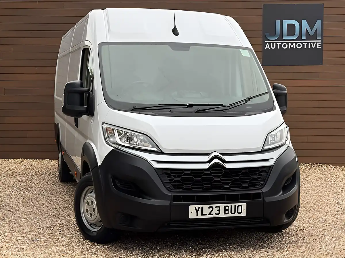 Used 2023 Citroen Relay Enterprise Edition Icy White - Front View