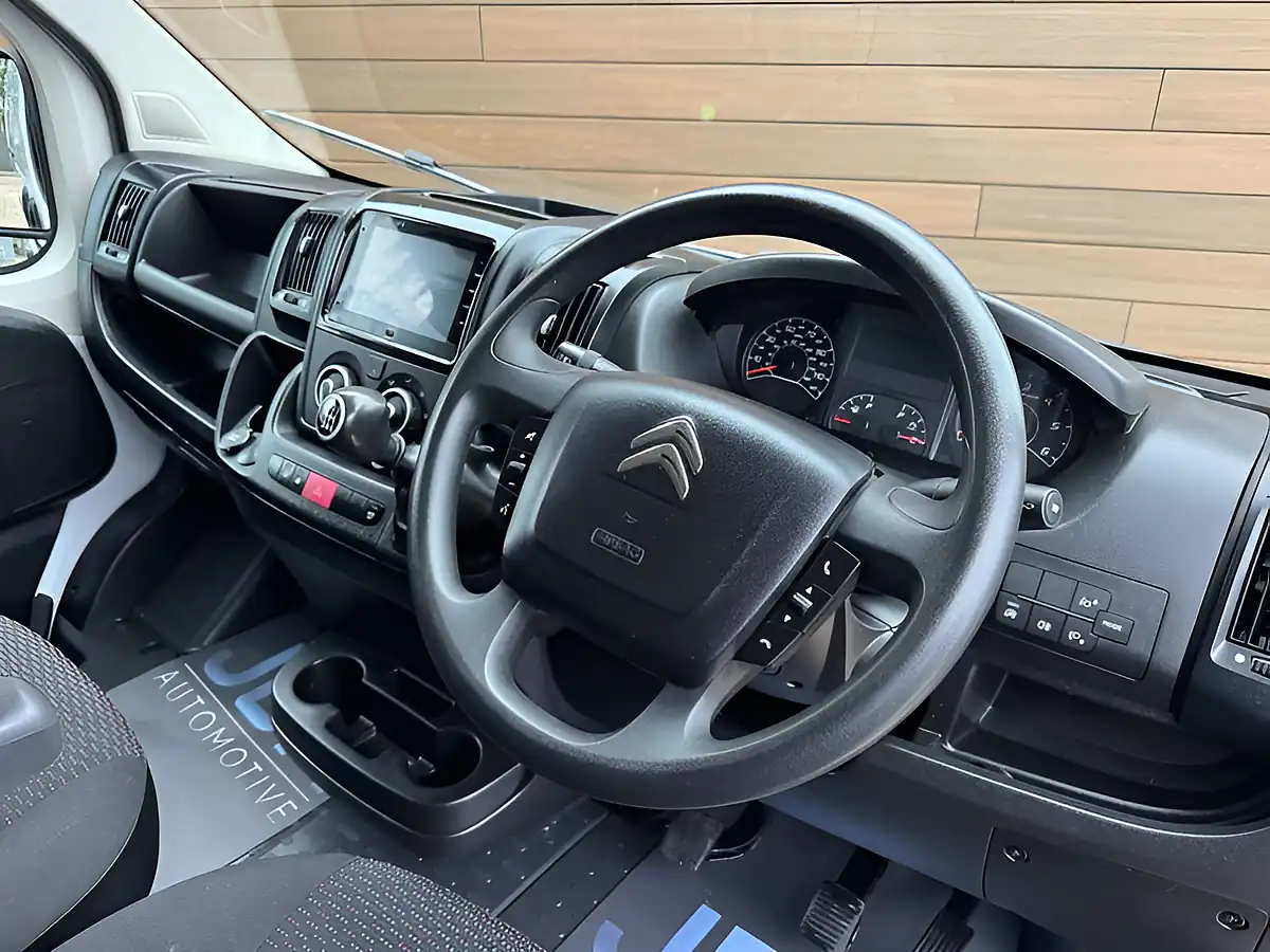 Used 2023 Citroen Relay Enterprise Edition Icy White - Interior and Exterior details 15