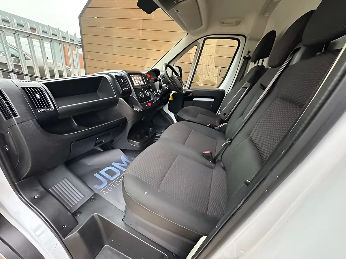 Used 2023 Citroen Relay Enterprise Edition Icy White - Interior and Exterior details 19