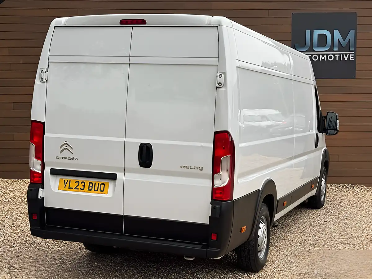 Used 2023 Citroen Relay Enterprise Edition Icy White - Interior and Exterior details 3