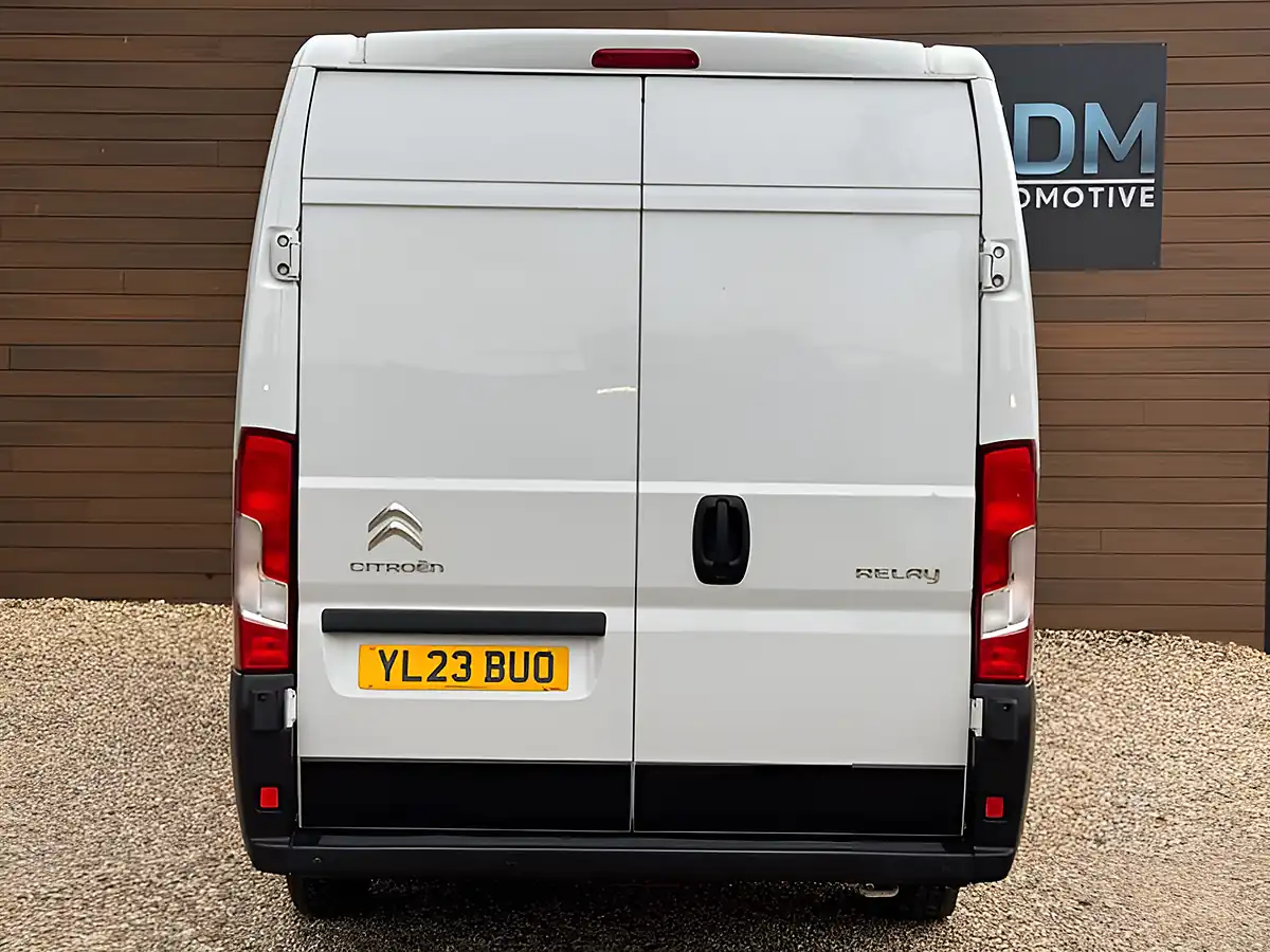 Used 2023 Citroen Relay Enterprise Edition Icy White - Interior and Exterior details 4