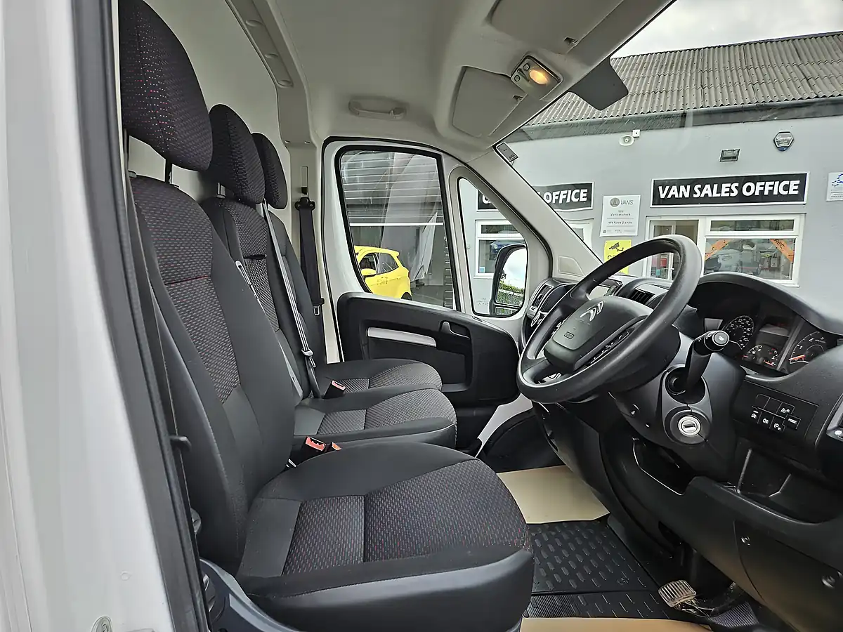 Used 2023 Citroen Relay Enterprise Edition L3H2 Icy White Solid - Interior and Exterior details 5