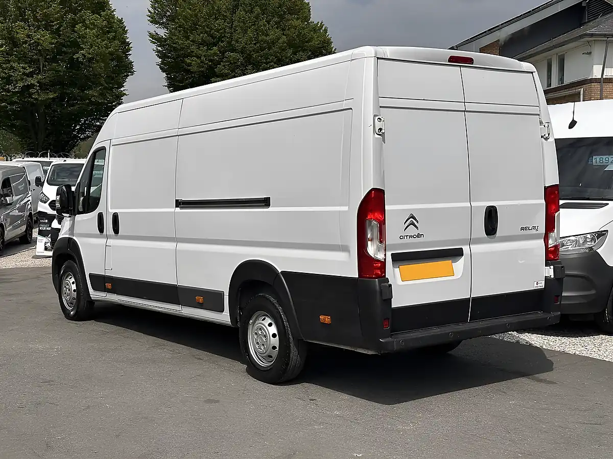 Used 2023 Citroen Relay Enterprise Edition L4 H2 Icy White - Interior and Exterior details 10