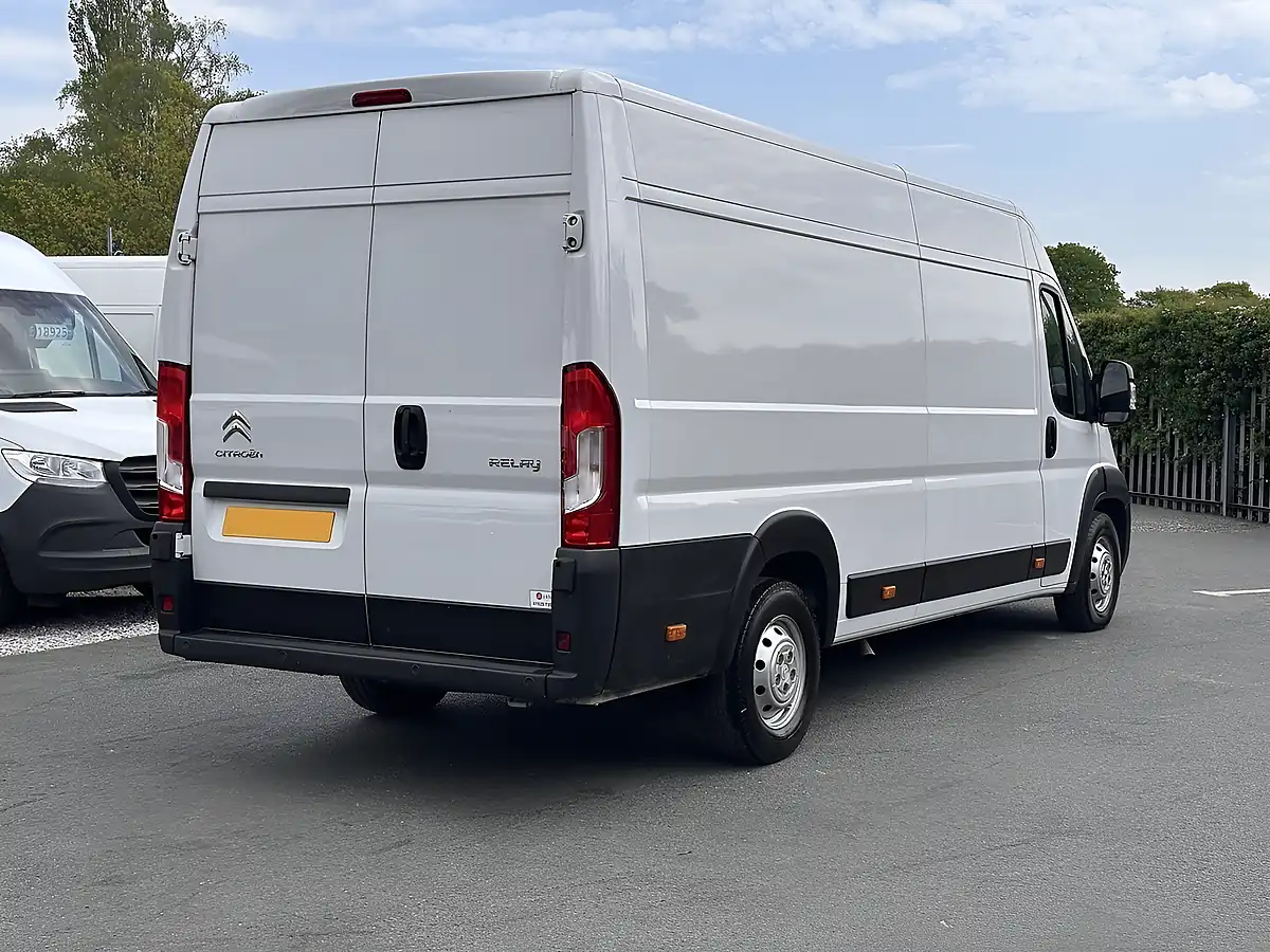 Used 2023 Citroen Relay Enterprise Edition L4 H2 Icy White - Interior and Exterior details 11