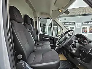 Used 2023 Citroen Relay Enterprise Edition L4 H2 Icy White - Interior and Exterior details 5