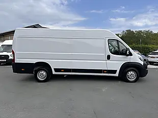Used 2023 Citroen Relay Enterprise Edition L4 H2 Icy White - Interior and Exterior details 8