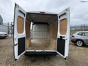 Used 2023 Citroen Relay Enterprise Edition White - Interior and Exterior details 7