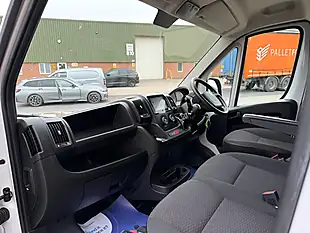 Used 2023 Citroen Relay Enterprise Edition White - Interior and Exterior details 17