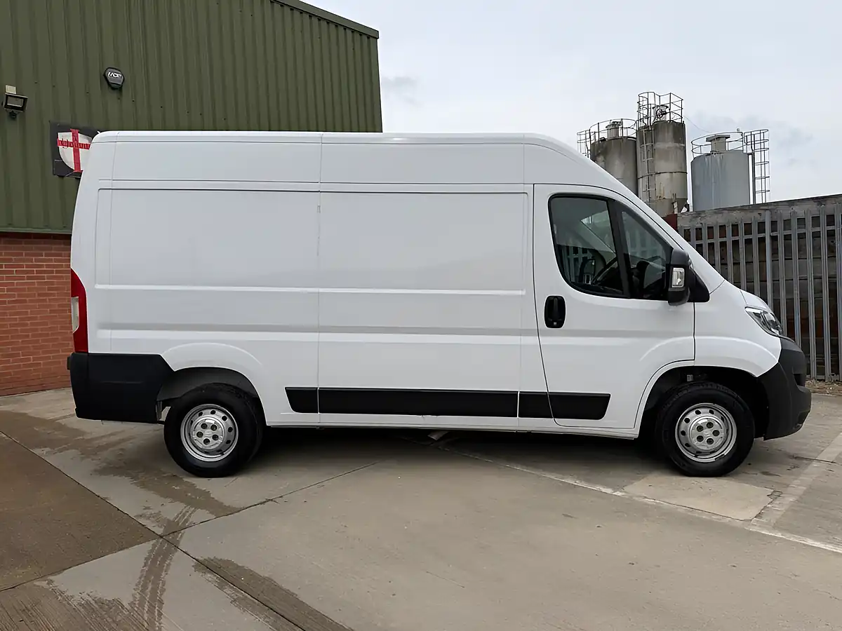 Used 2023 Citroen Relay Enterprise Edition White - Interior and Exterior details 7