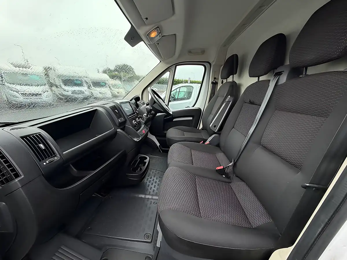Used 2023 Citroen Relay Enterprise Edition White - Interior and Exterior details 10