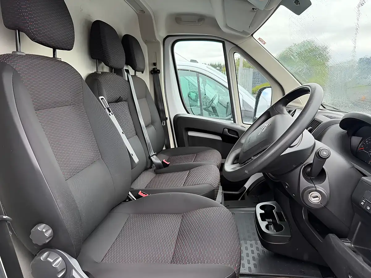 Used 2023 Citroen Relay Enterprise Edition White - Interior and Exterior details 11